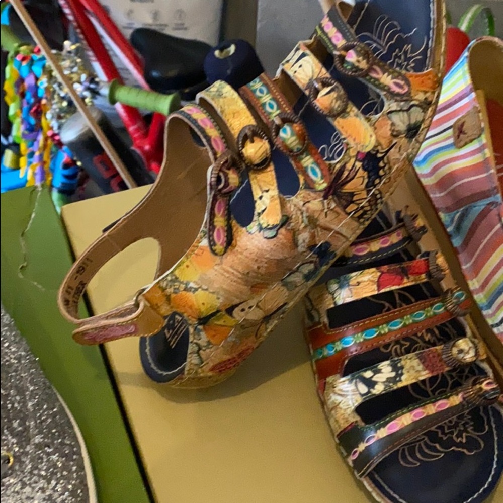 Summer sandals with Velcro